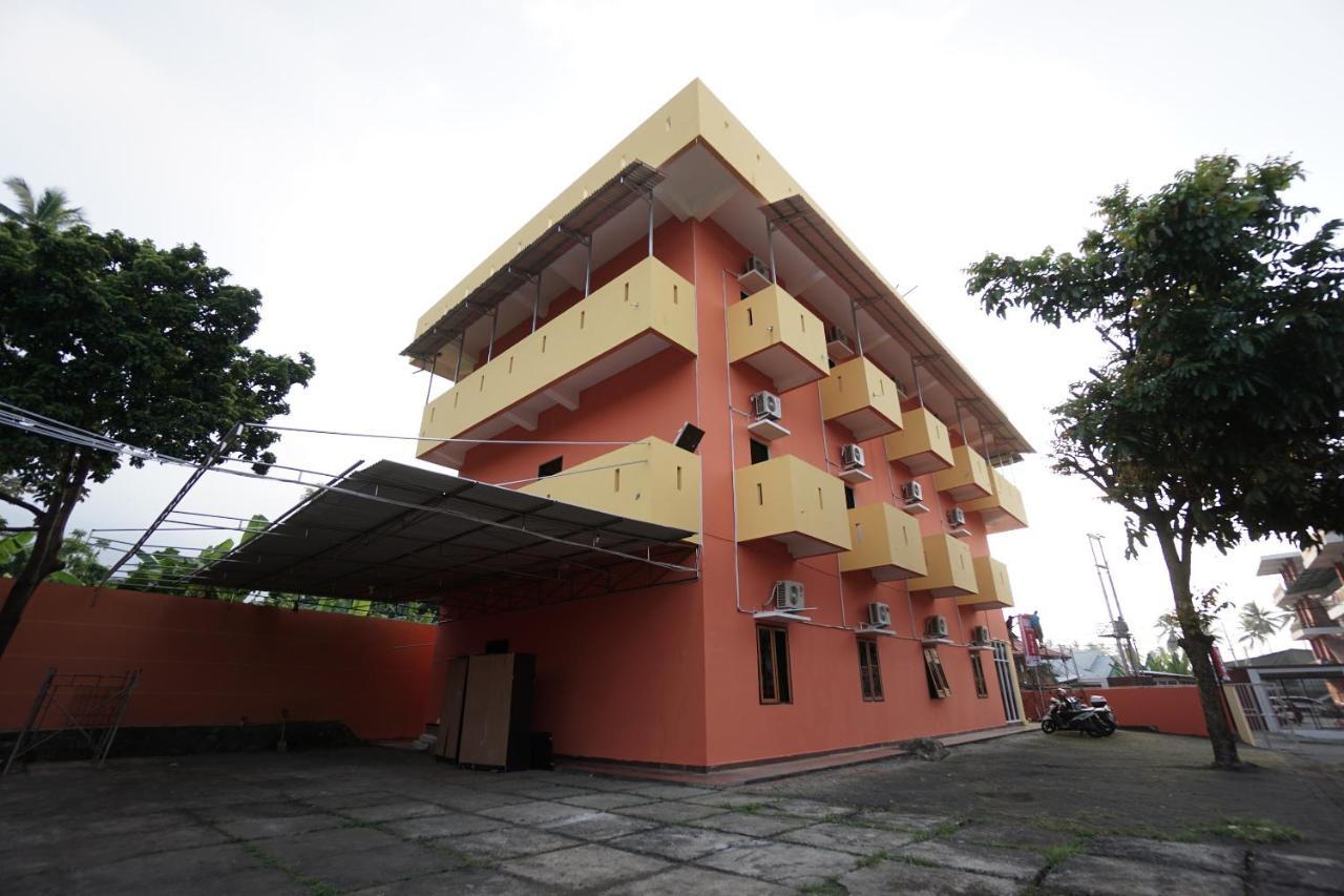 Oyo 2486 Bahana Guest House Manado Ngoại thất bức ảnh